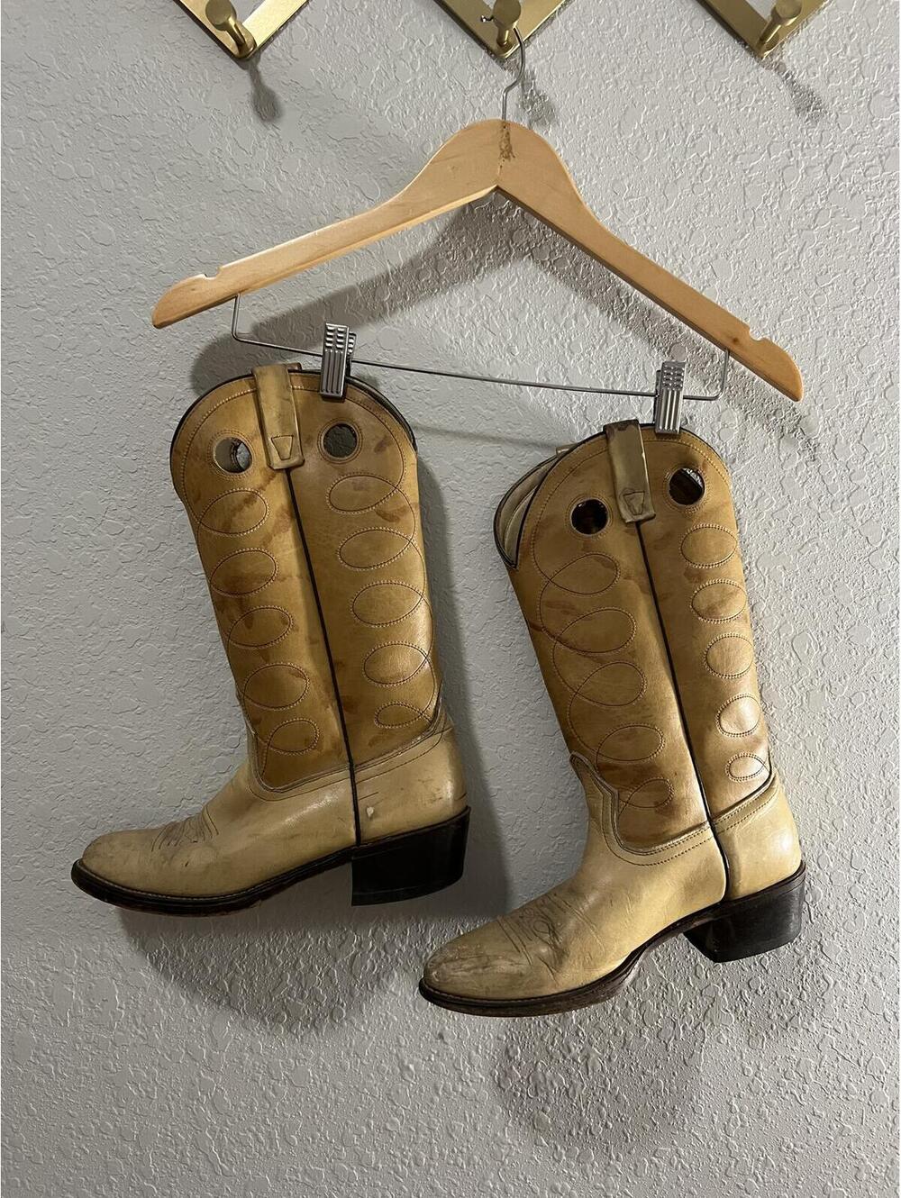 Vintage Acme Dingo Punchy Buckaroo Boots